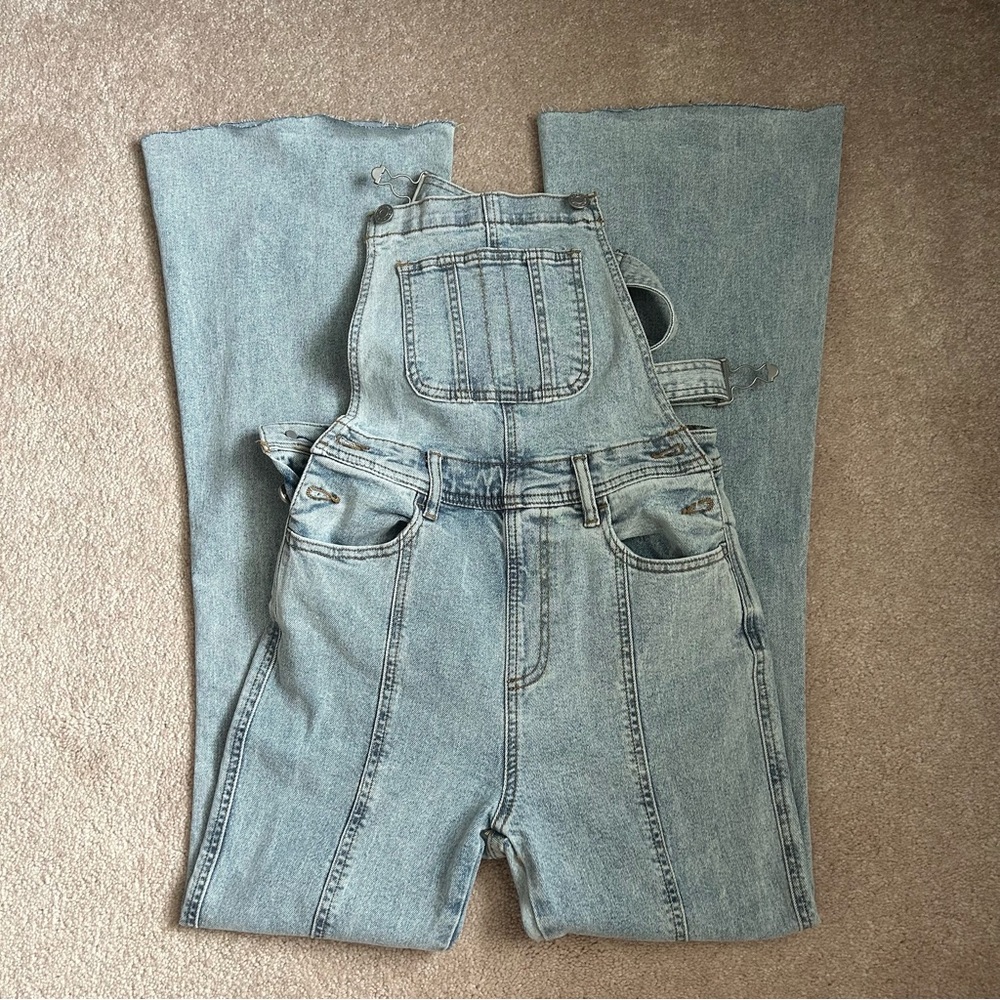 flare overalls🩷